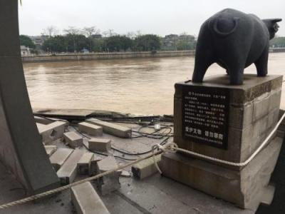 Chaozhou guangji bridge, one of the four ancient Bridges in China, was damaged